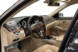 musta Mercedes-Benz E 2014 kuva 3.