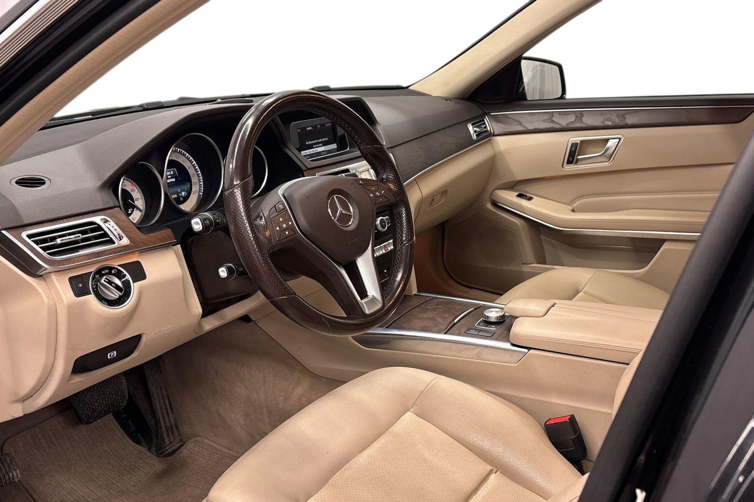 musta Mercedes-Benz E 2014 kuva 6.