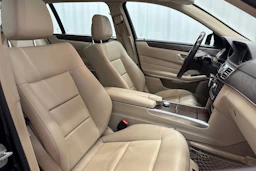 musta Mercedes-Benz E 2014 kuva 11.