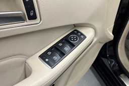 musta Mercedes-Benz E 2014 kuva 14.