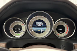 musta Mercedes-Benz E 2014 kuva 19.