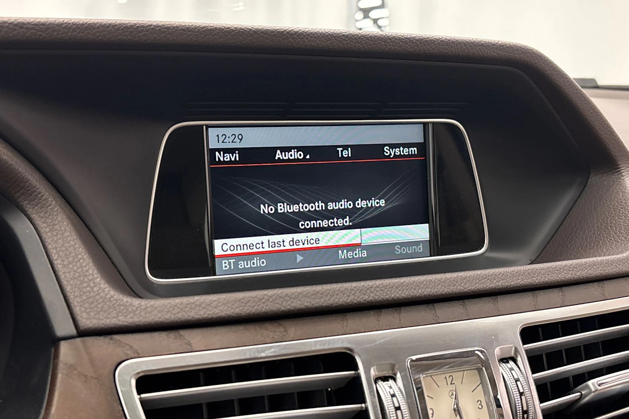 musta Mercedes-Benz E 2014 kuva 21.
