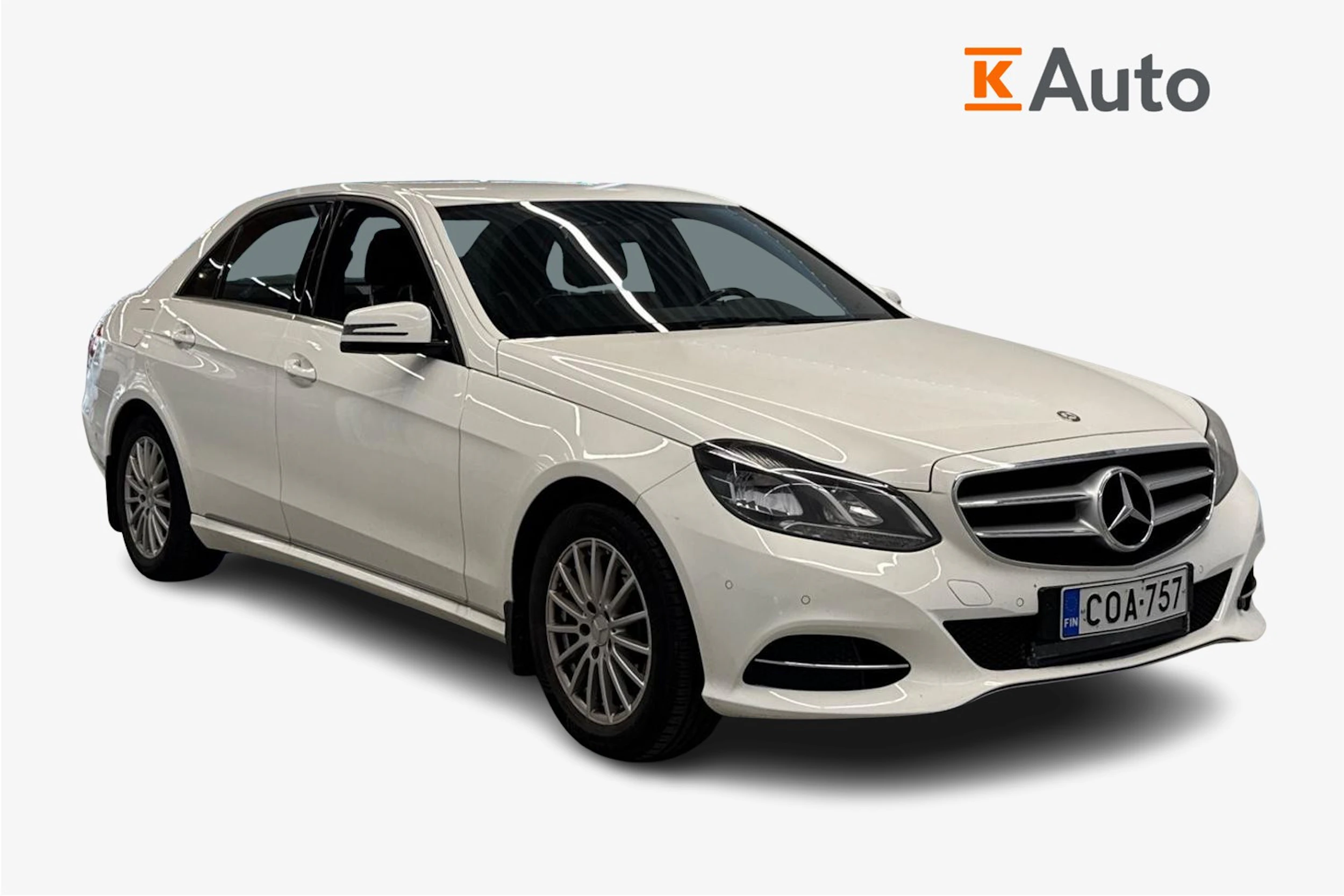 valkoinen Mercedes-Benz E 2014 kuva 1.