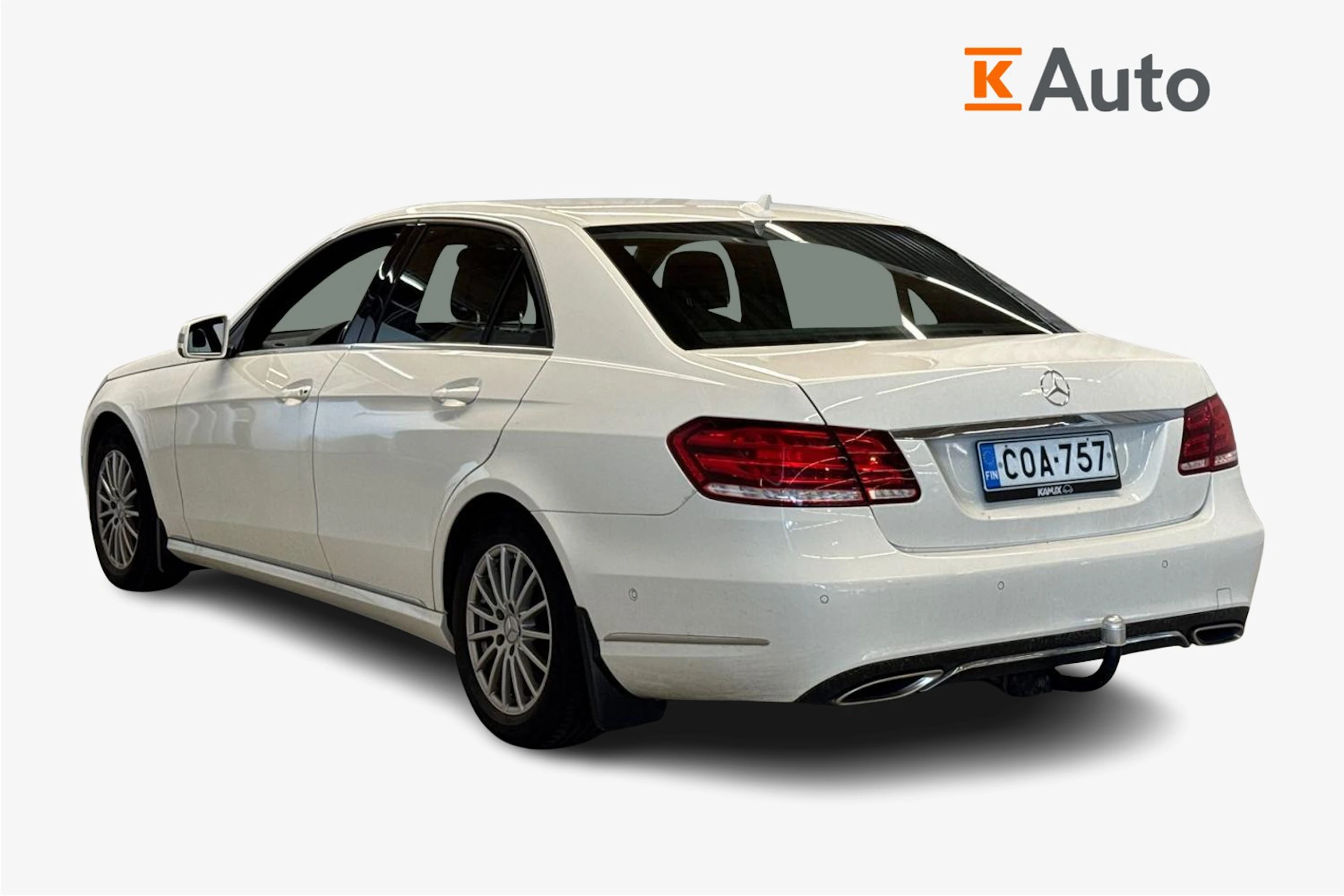valkoinen Mercedes-Benz E 2014 kuva 2.