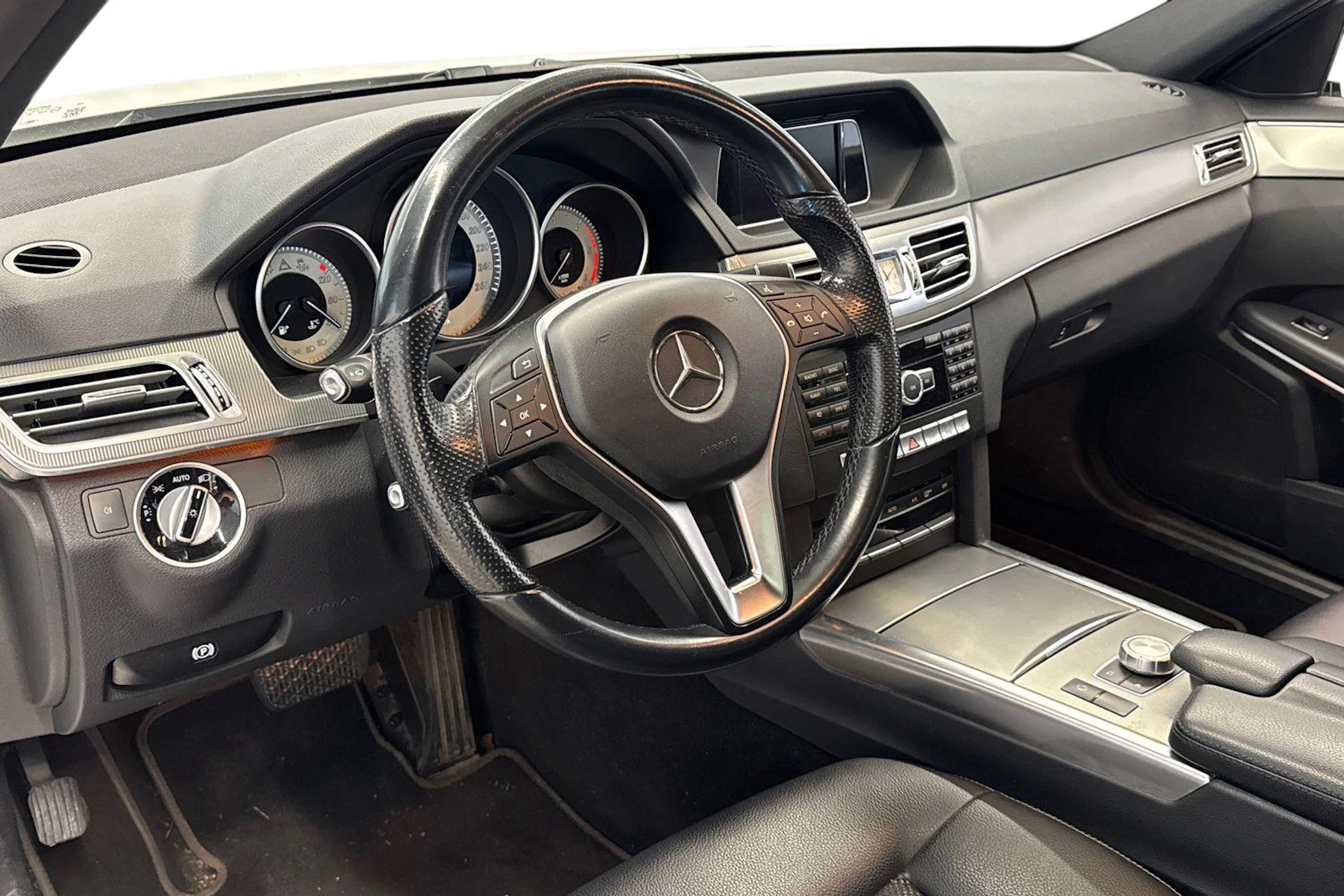 valkoinen Mercedes-Benz E 2014 kuva 3.