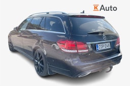 musta Mercedes-Benz E 2014 kuva 2.