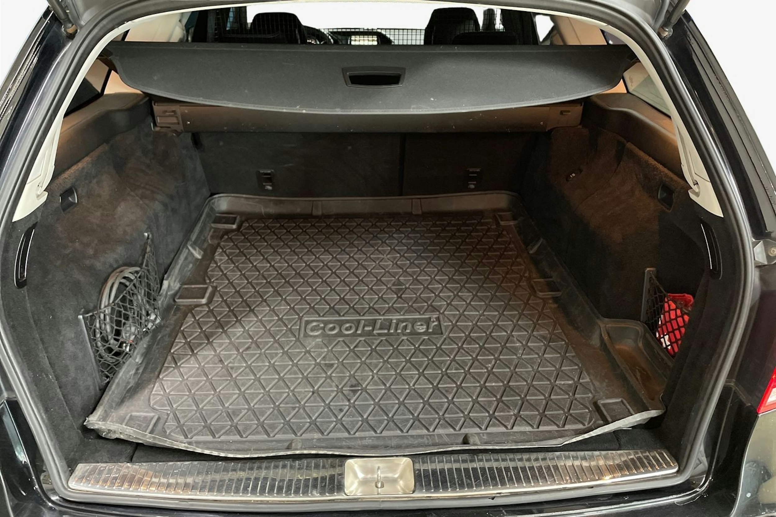 musta Mercedes-Benz E 2014 kuva 11.