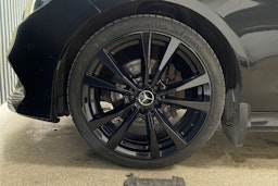 musta Mercedes-Benz E 2014 kuva 13.