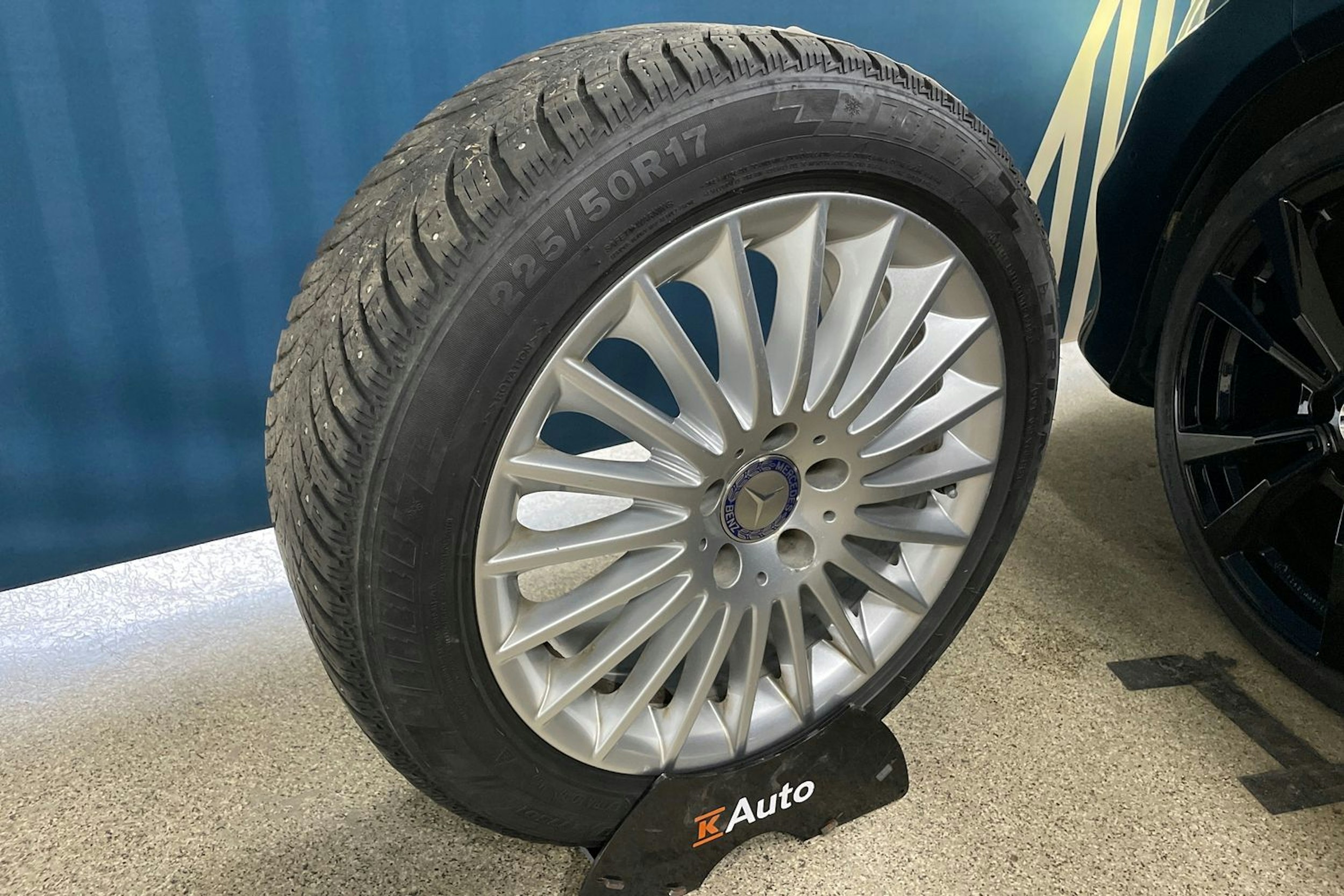 musta Mercedes-Benz E 2014 kuva 14.
