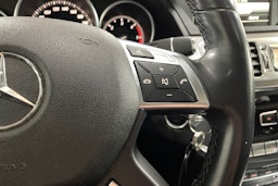 musta Mercedes-Benz E 2014 kuva 17.