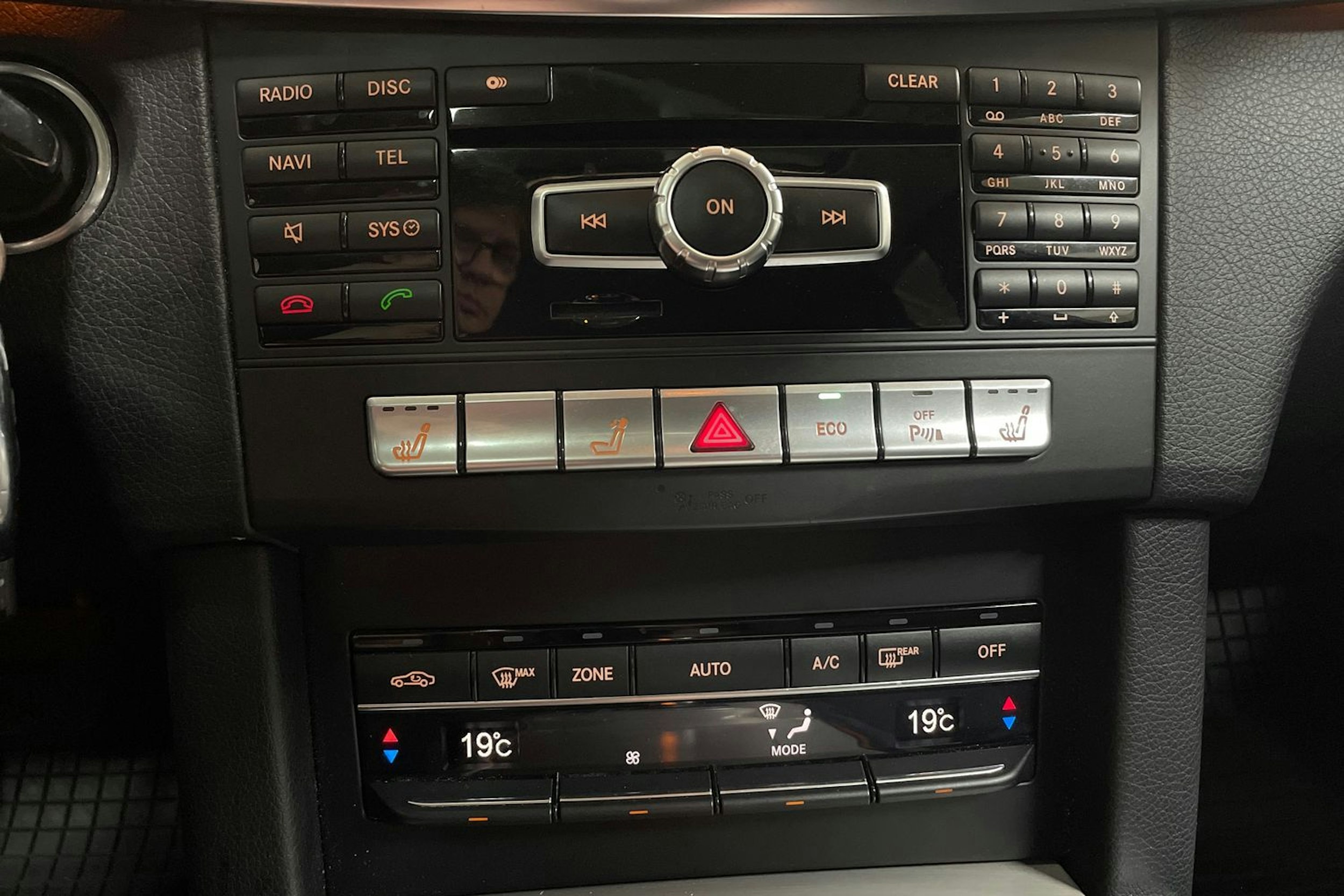 musta Mercedes-Benz E 2014 kuva 19.