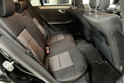 musta Mercedes-Benz E 2014 kuva 28.