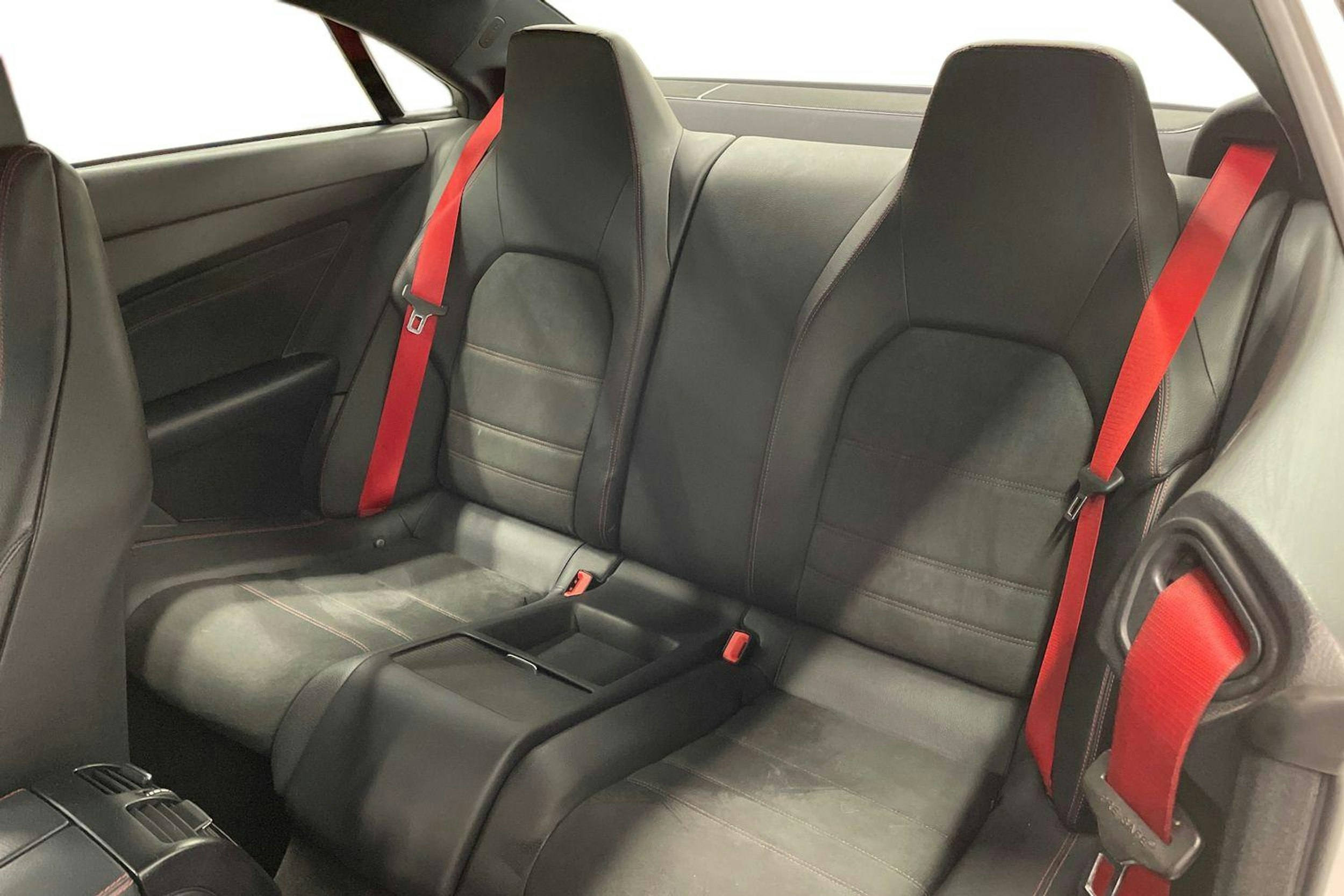 Valkoinen Mercedes-Benz E 2014 kuva 8.