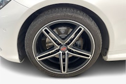 Valkoinen Mercedes-Benz E 2014 kuva 9.