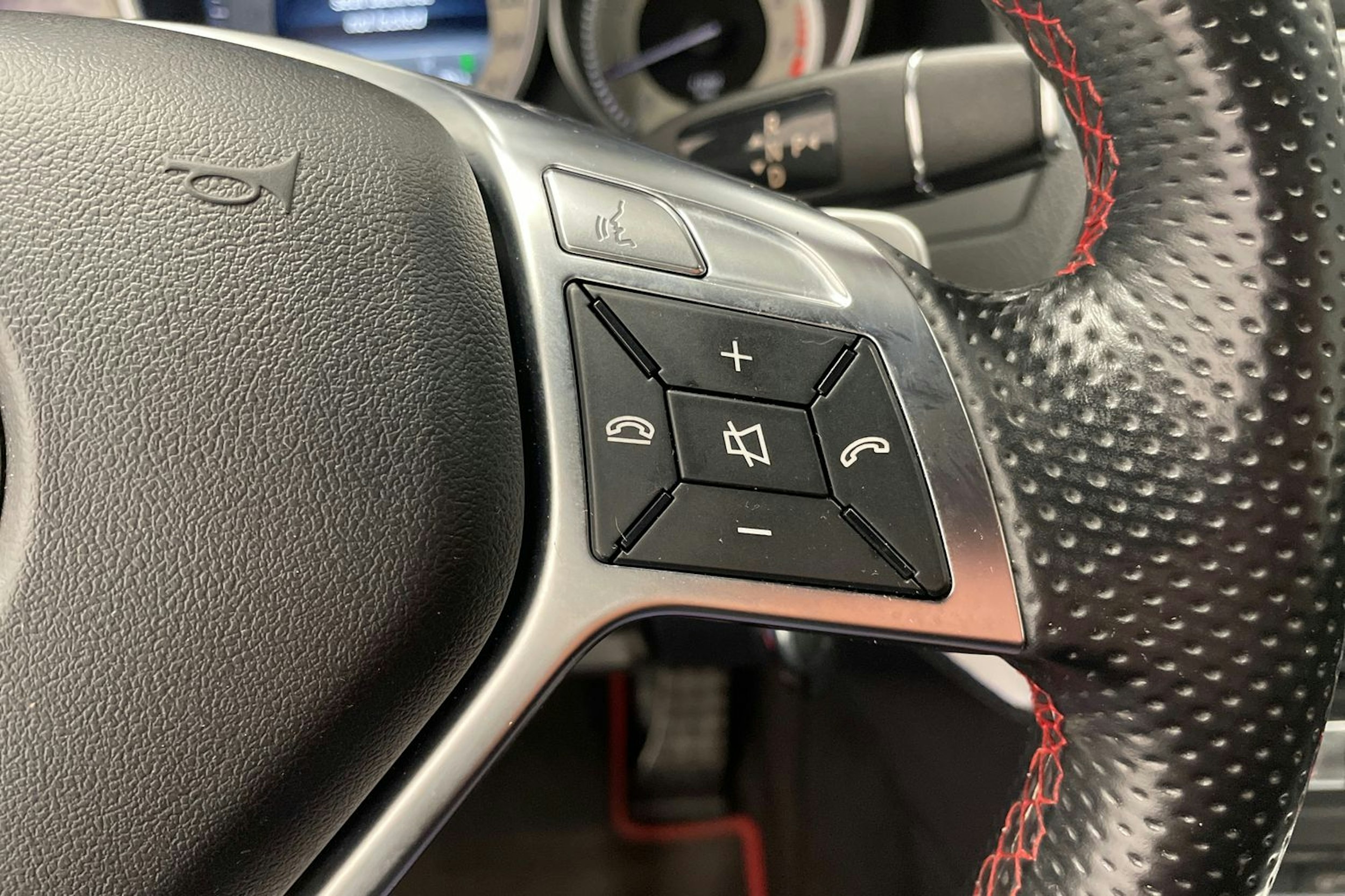 Valkoinen Mercedes-Benz E 2014 kuva 12.