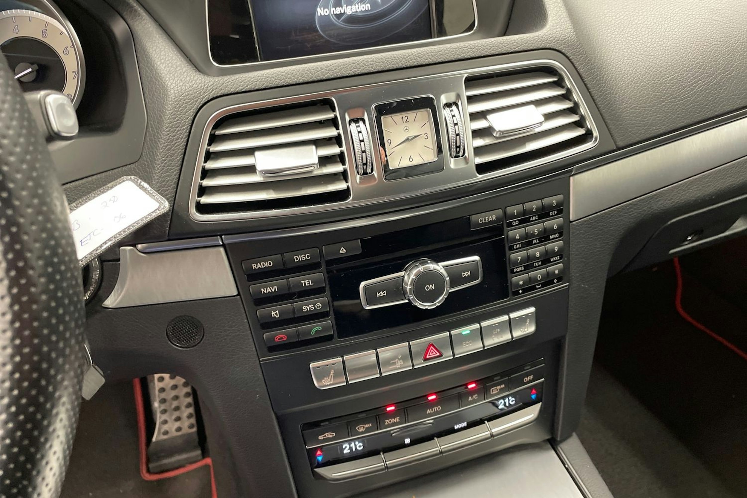 Valkoinen Mercedes-Benz E 2014 kuva 14.