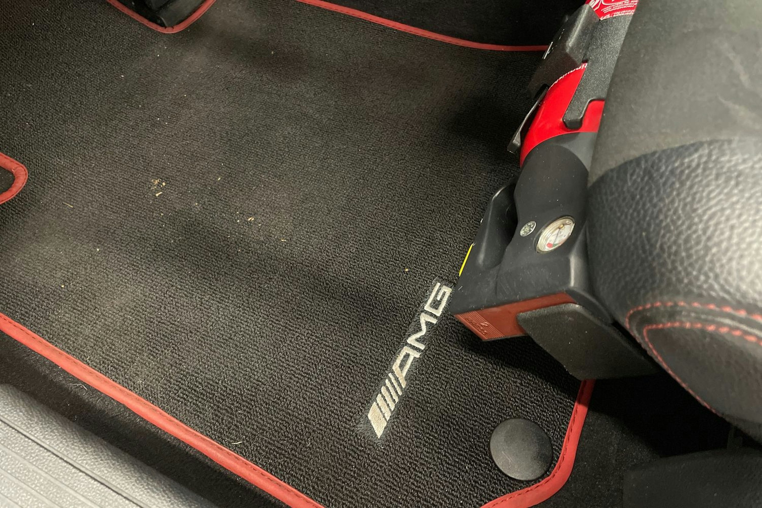 Valkoinen Mercedes-Benz E 2014 kuva 17.