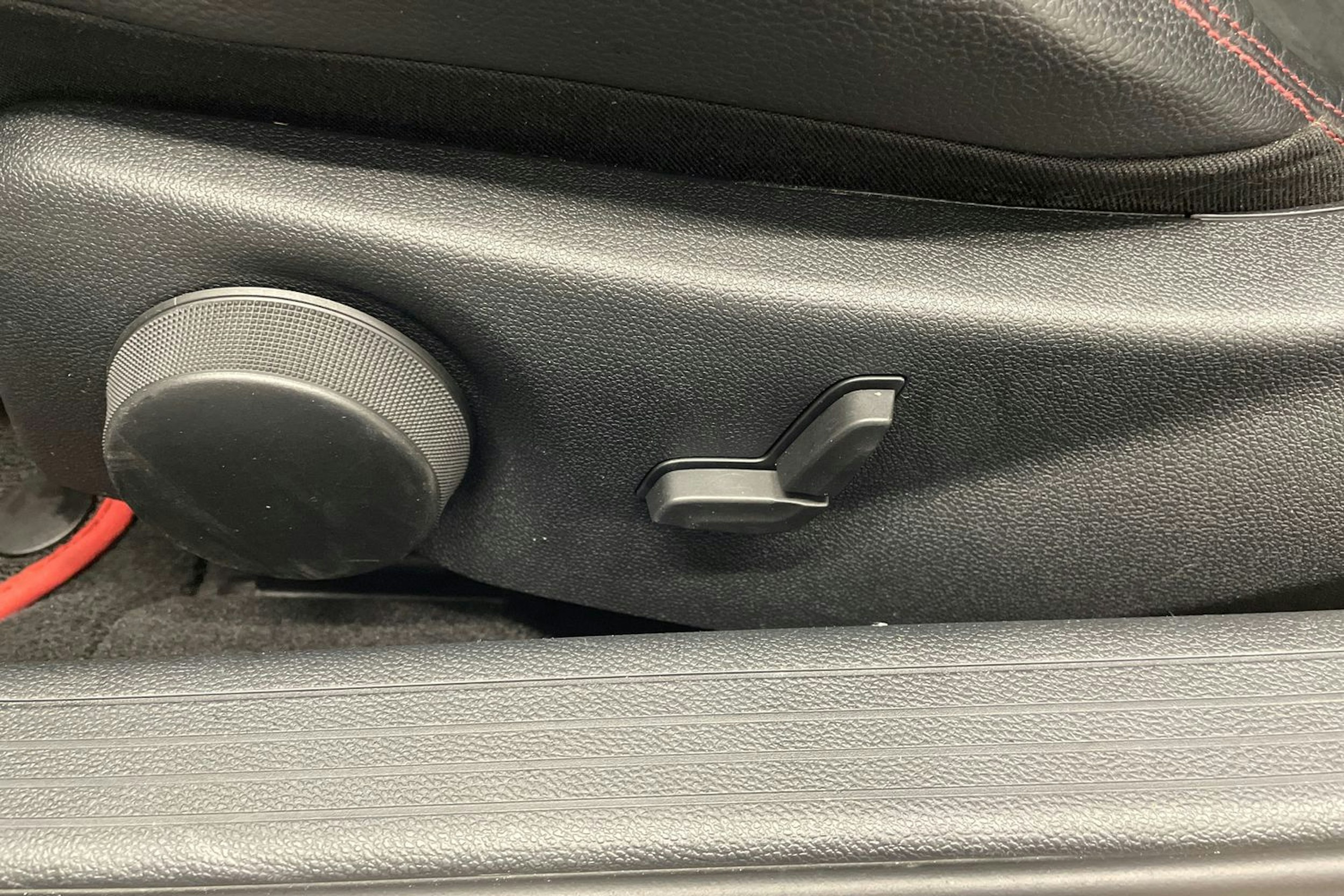 Valkoinen Mercedes-Benz E 2014 kuva 18.