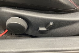 Valkoinen Mercedes-Benz E 2014 kuva 18.