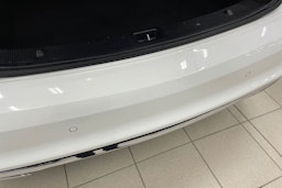 Valkoinen Mercedes-Benz E 2014 kuva 20.