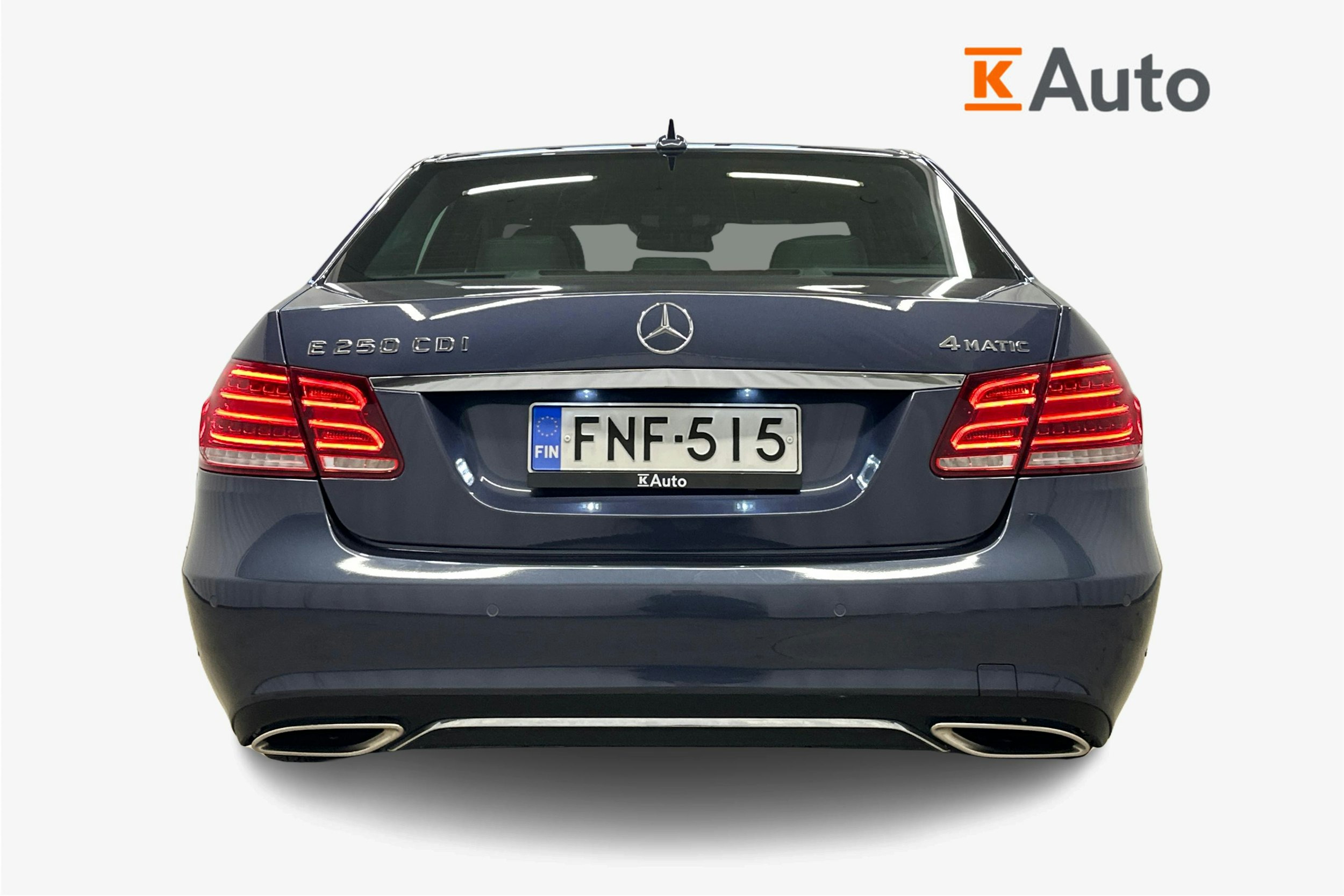 sininen Mercedes-Benz E 2014 kuva 3.