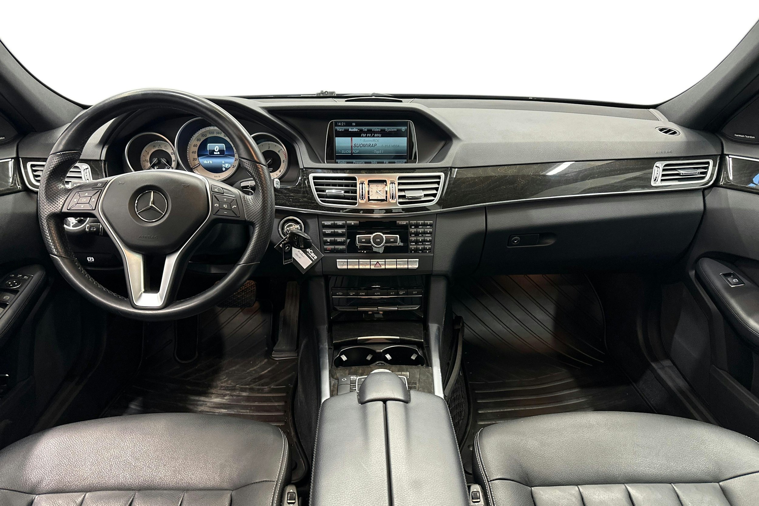 sininen Mercedes-Benz E 2014 kuva 7.