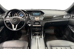 sininen Mercedes-Benz E 2014 kuva 7.