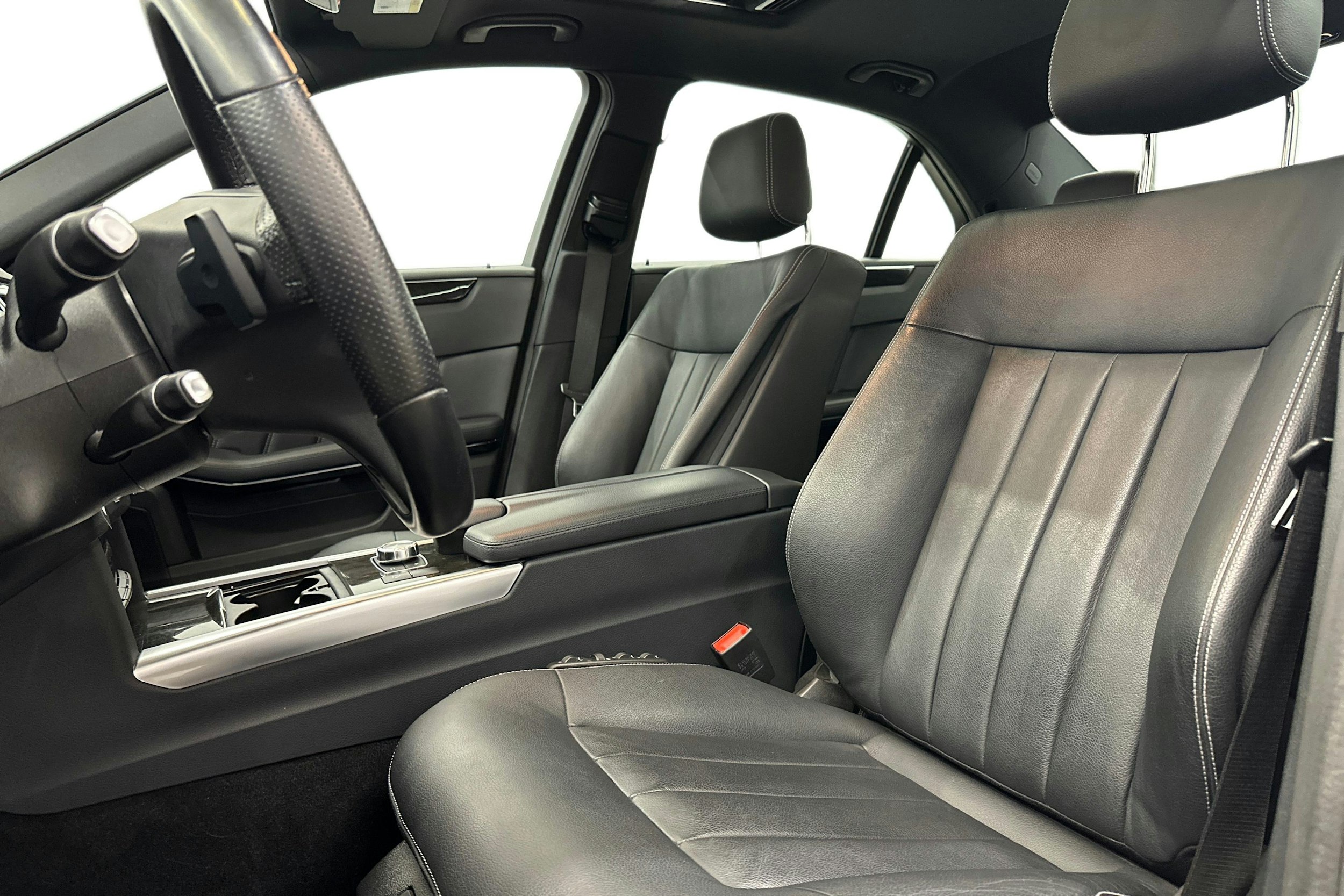 sininen Mercedes-Benz E 2014 kuva 8.