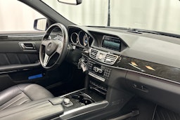 sininen Mercedes-Benz E 2014 kuva 11.