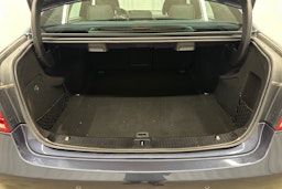 sininen Mercedes-Benz E 2014 kuva 13.