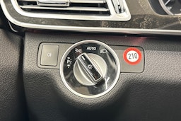 sininen Mercedes-Benz E 2014 kuva 15.