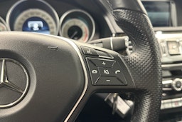 sininen Mercedes-Benz E 2014 kuva 17.