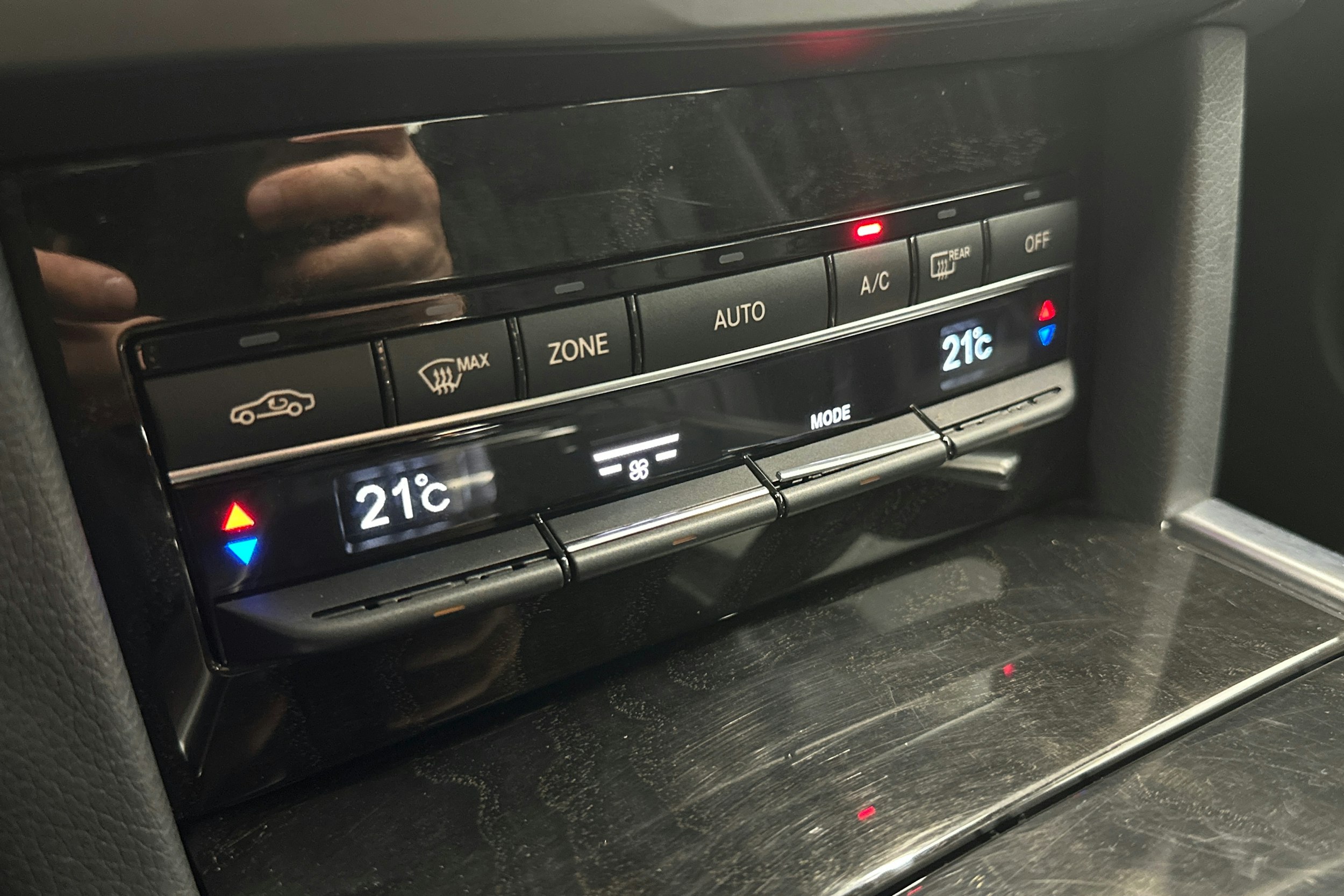 sininen Mercedes-Benz E 2014 kuva 23.