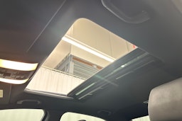 sininen Mercedes-Benz E 2014 kuva 30.