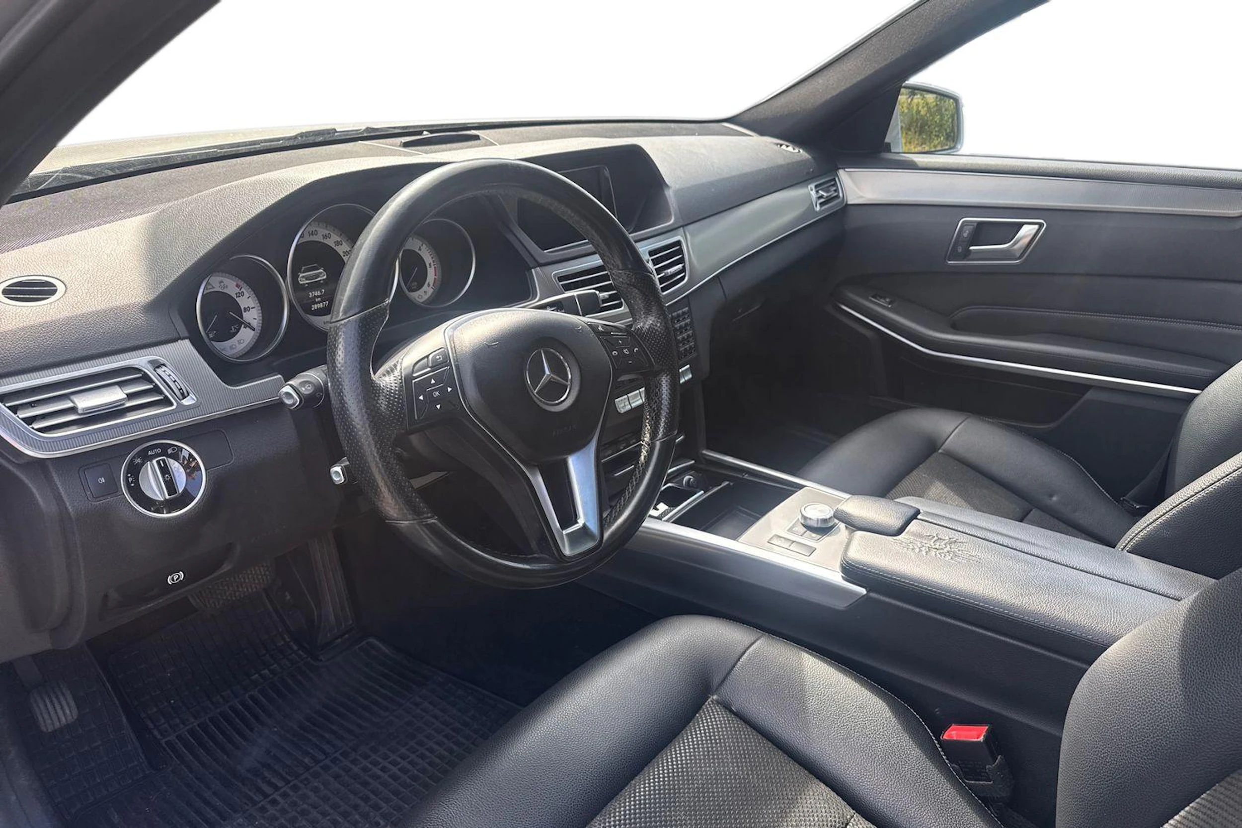 harmaa Mercedes-Benz E 2014 kuva 3.