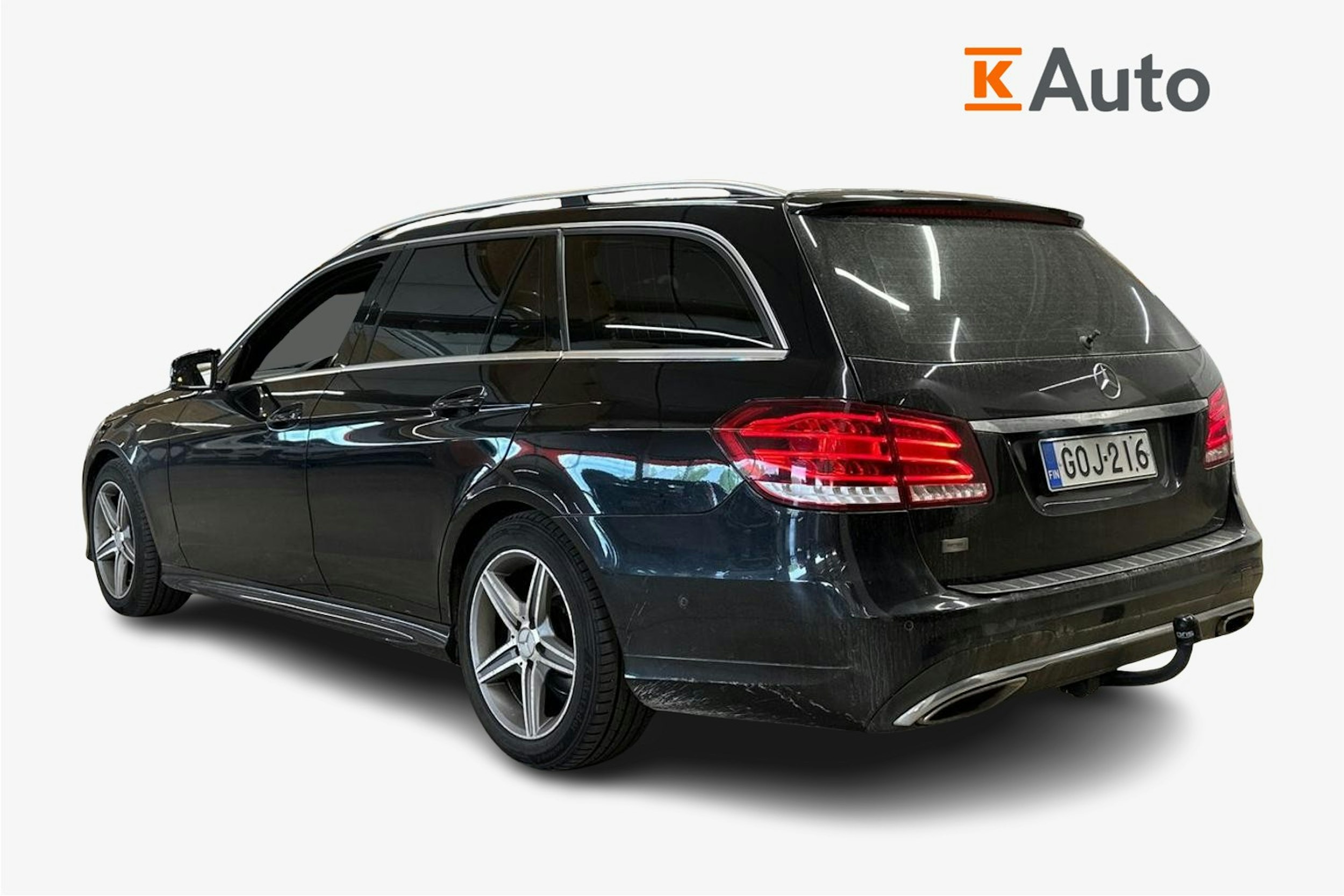 musta Mercedes-Benz E 2014 kuva 2.