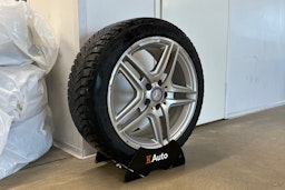 musta Mercedes-Benz E 2014 kuva 17.