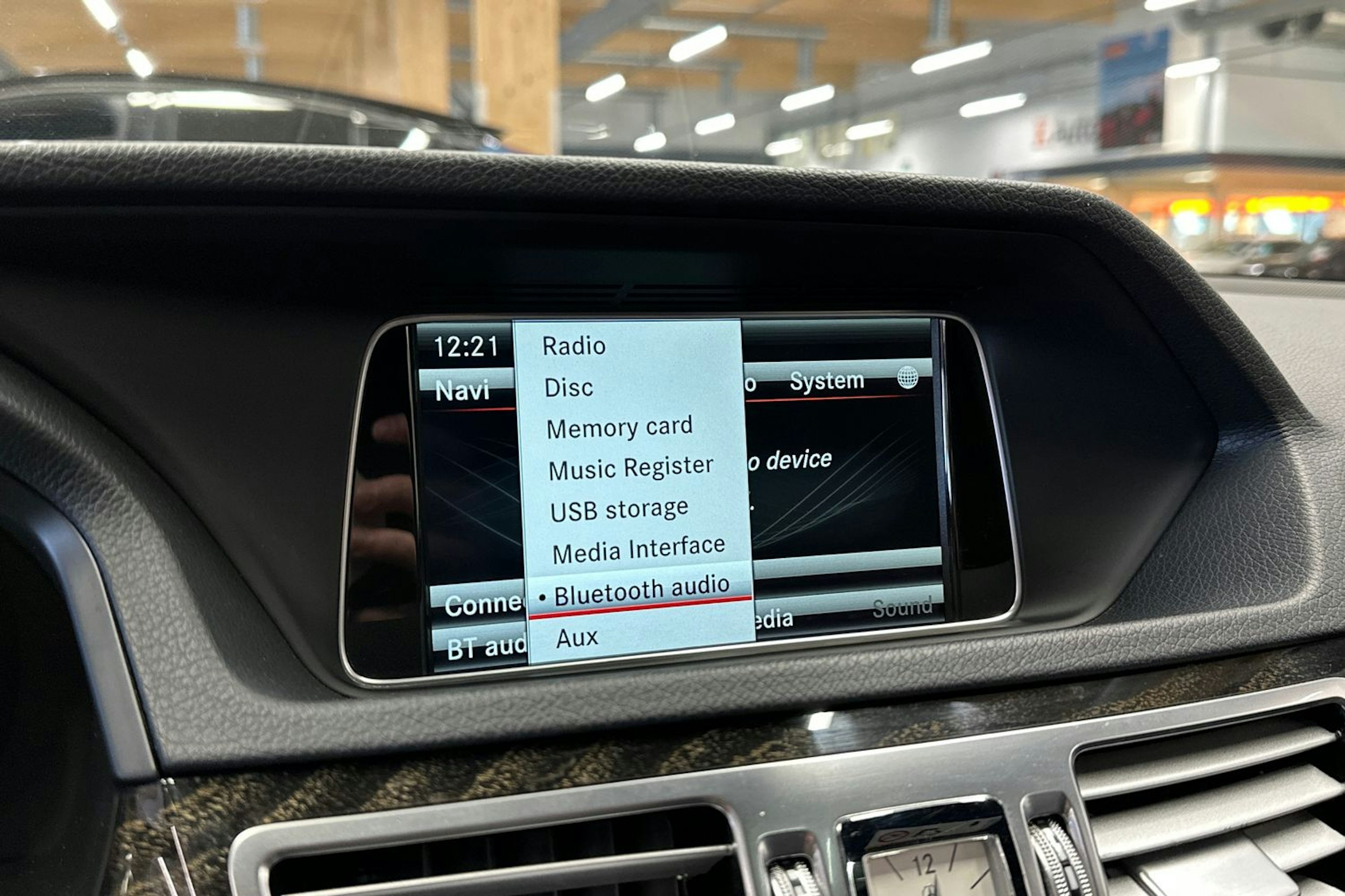 musta Mercedes-Benz E 2014 kuva 20.