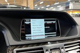 musta Mercedes-Benz E 2014 kuva 20.