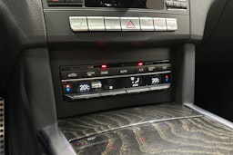 musta Mercedes-Benz E 2014 kuva 24.