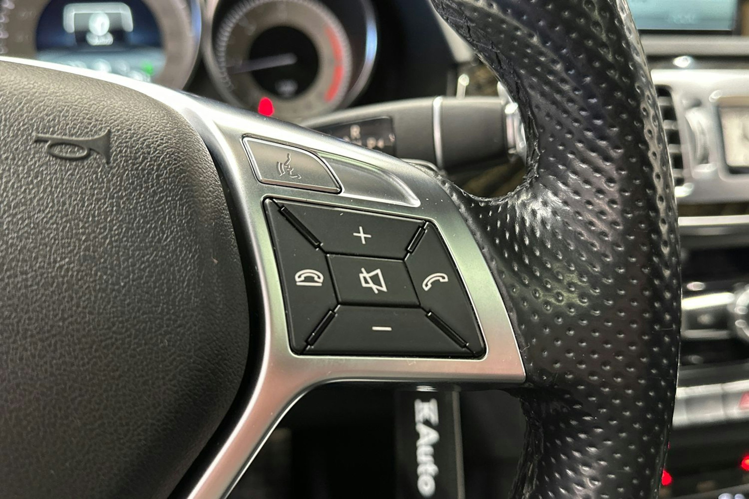 musta Mercedes-Benz E 2014 kuva 30.