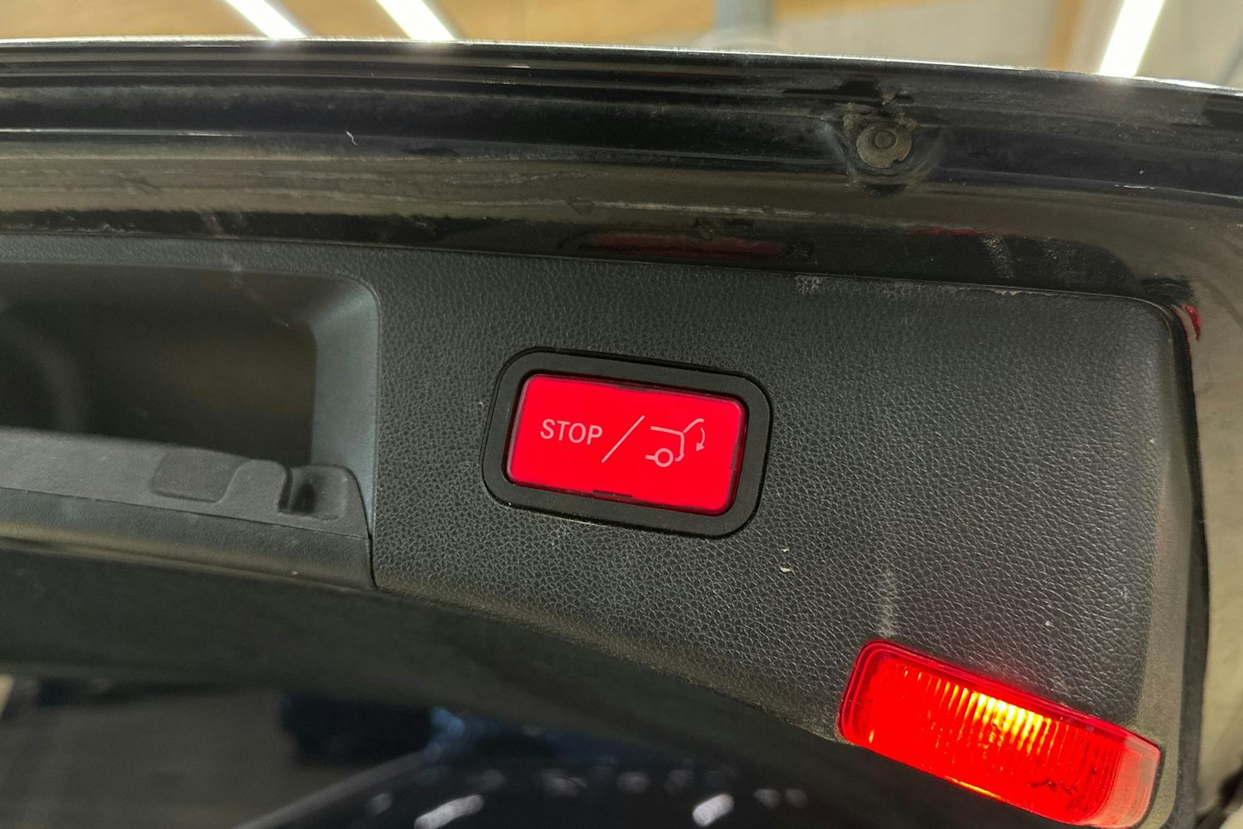 musta Mercedes-Benz E 2014 kuva 34.