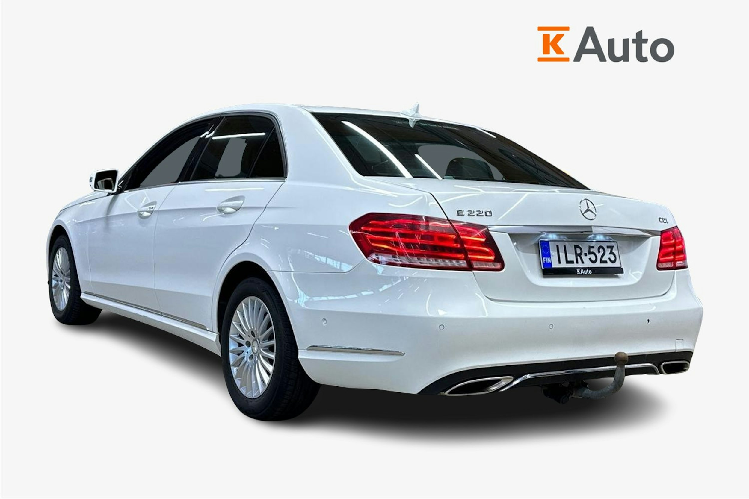 valkoinen Mercedes-Benz E 2014 kuva 2.