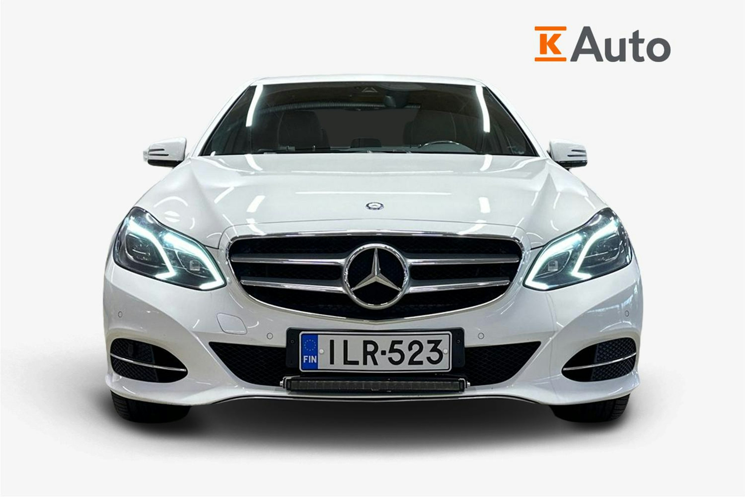 valkoinen Mercedes-Benz E 2014 kuva 5.
