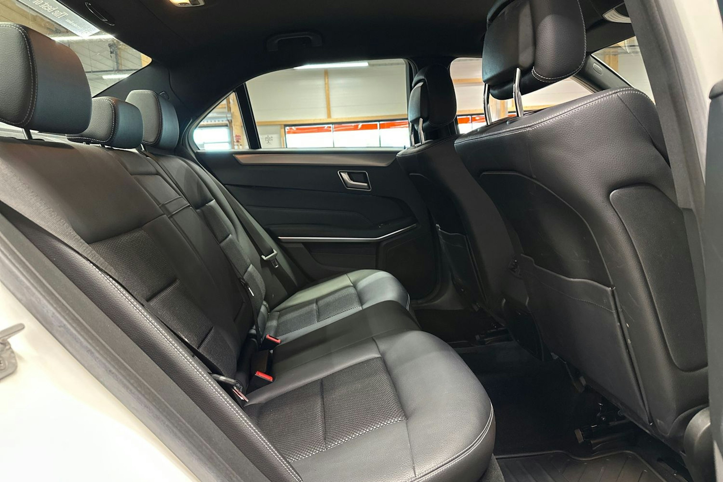 valkoinen Mercedes-Benz E 2014 kuva 16.