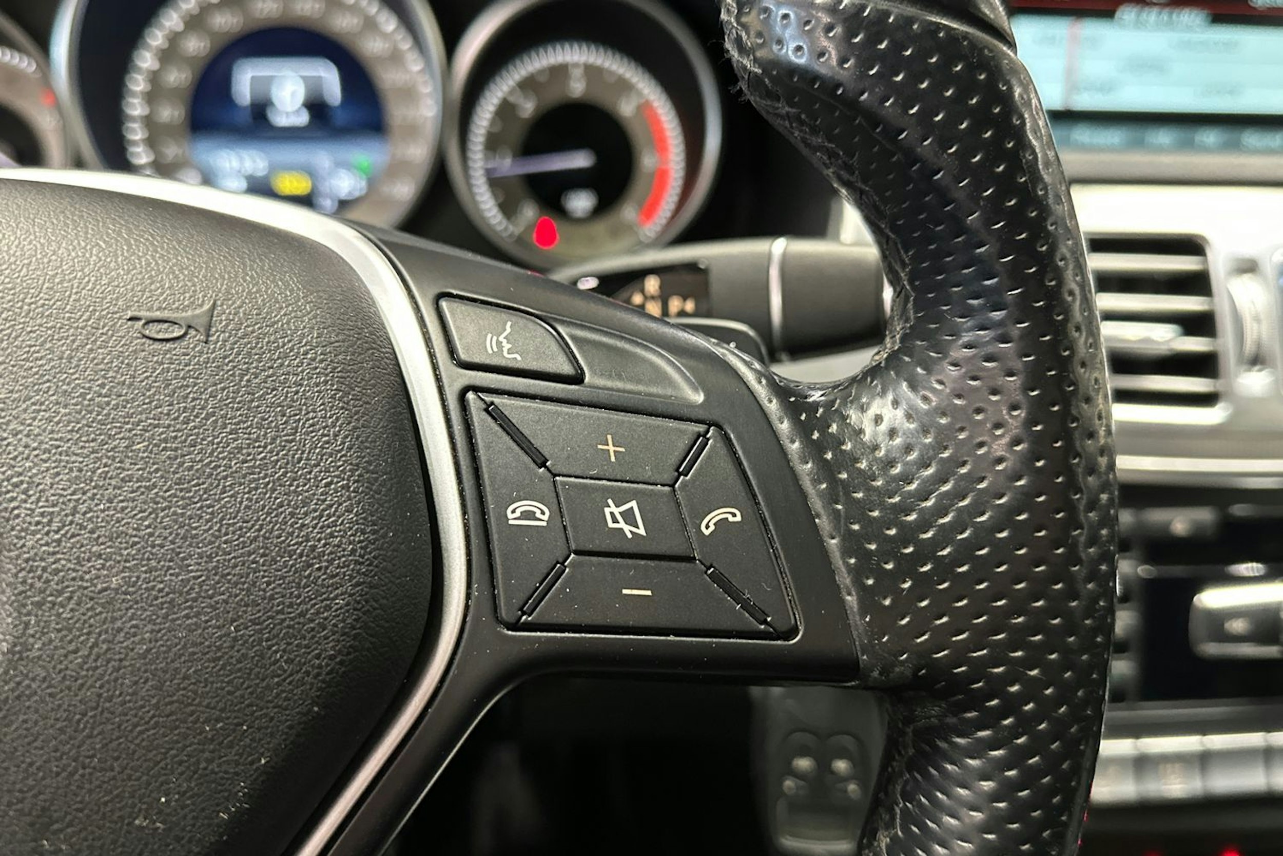 valkoinen Mercedes-Benz E 2014 kuva 28.