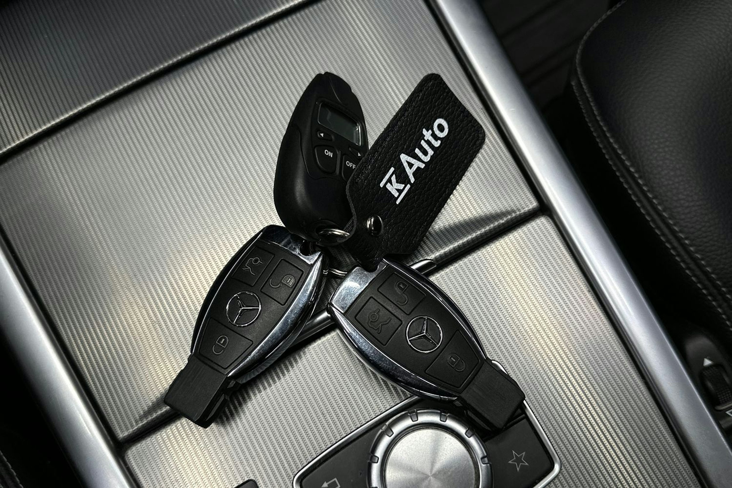 valkoinen Mercedes-Benz E 2014 kuva 30.