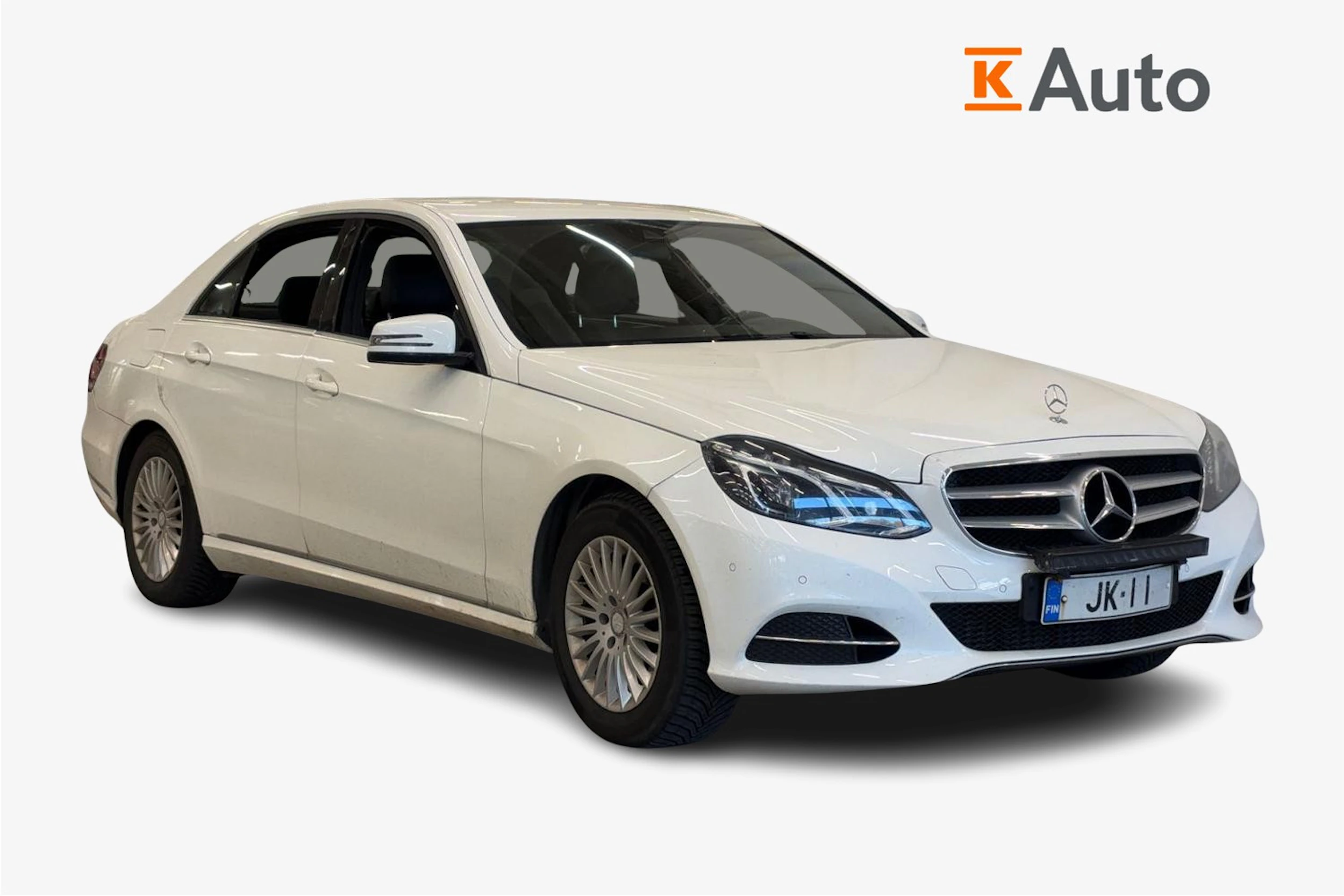 valkoinen Mercedes-Benz E 2014 kuva 1.