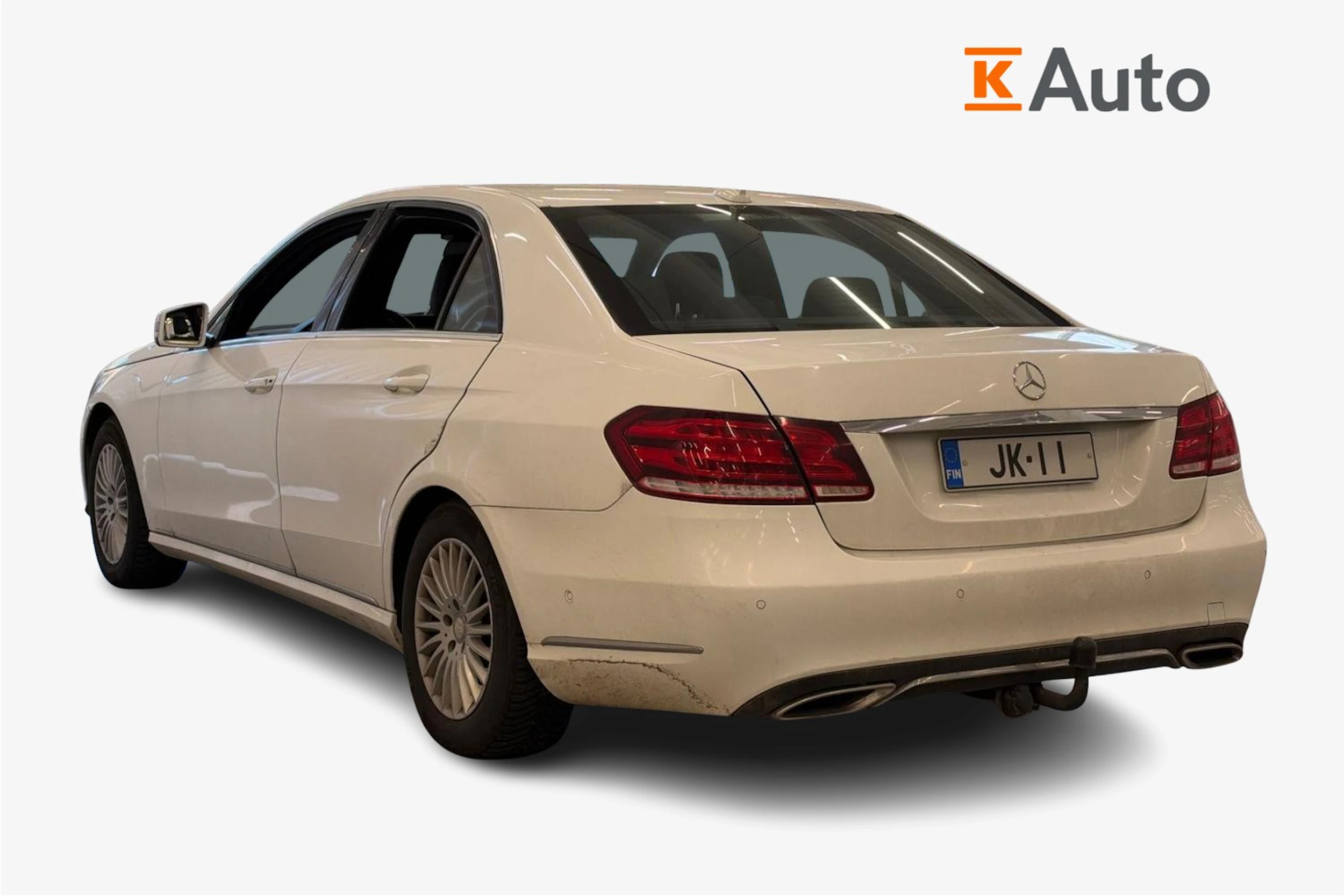 valkoinen Mercedes-Benz E 2014 kuva 2.