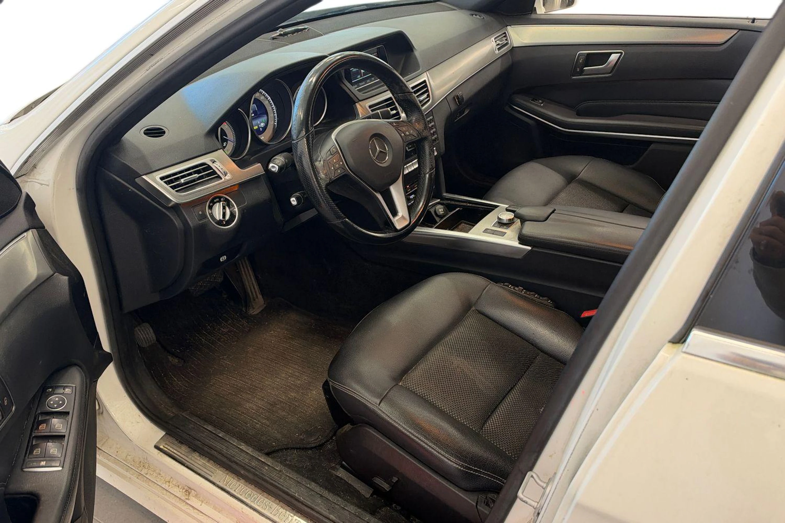 valkoinen Mercedes-Benz E 2014 kuva 3.